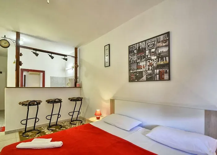The Big Smile Apartments